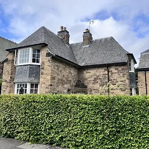 Private Bedroom In Detached In Newington Edinburgh
