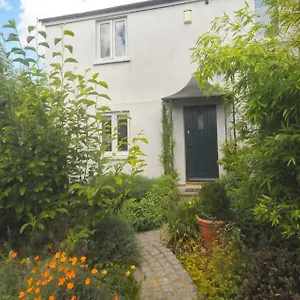 https://mulberry-cottage.cardiffhotelswales.com