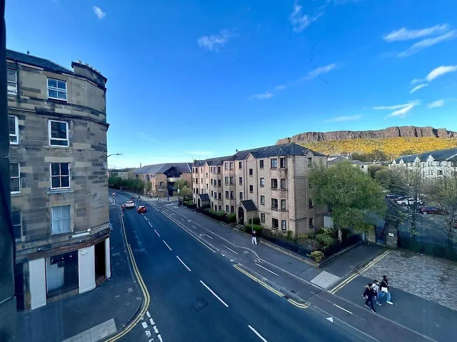 Apartment Edinburghs Arthurs Seat View