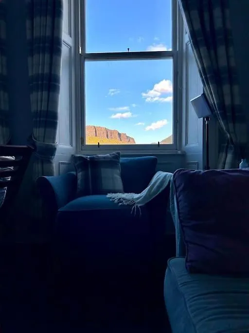 Edinburghs Arthurs Seat View United Kingdom