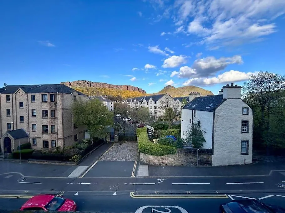 Edinburghs Arthurs Seat View Edinburgh